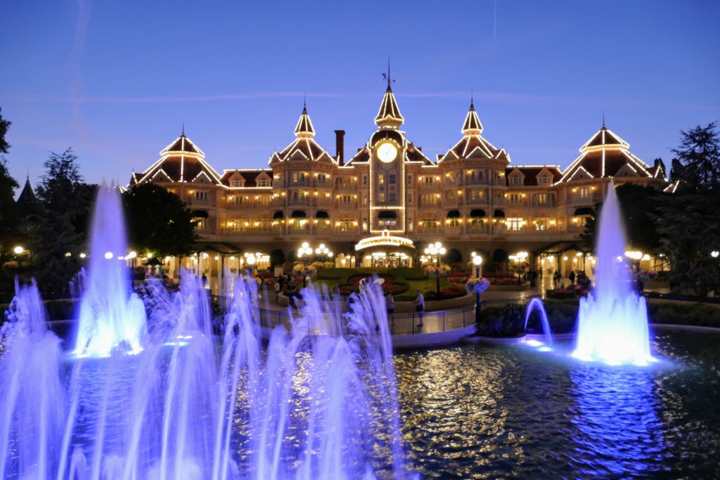 Fachada del hotel Disney en Disneyland Paris