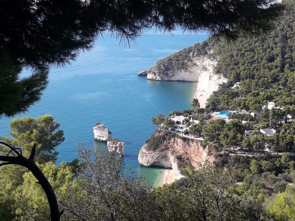 Vista de la Costa de Gargano, de las más bonitas del mediterráneo. Italia. Septiembre 2020