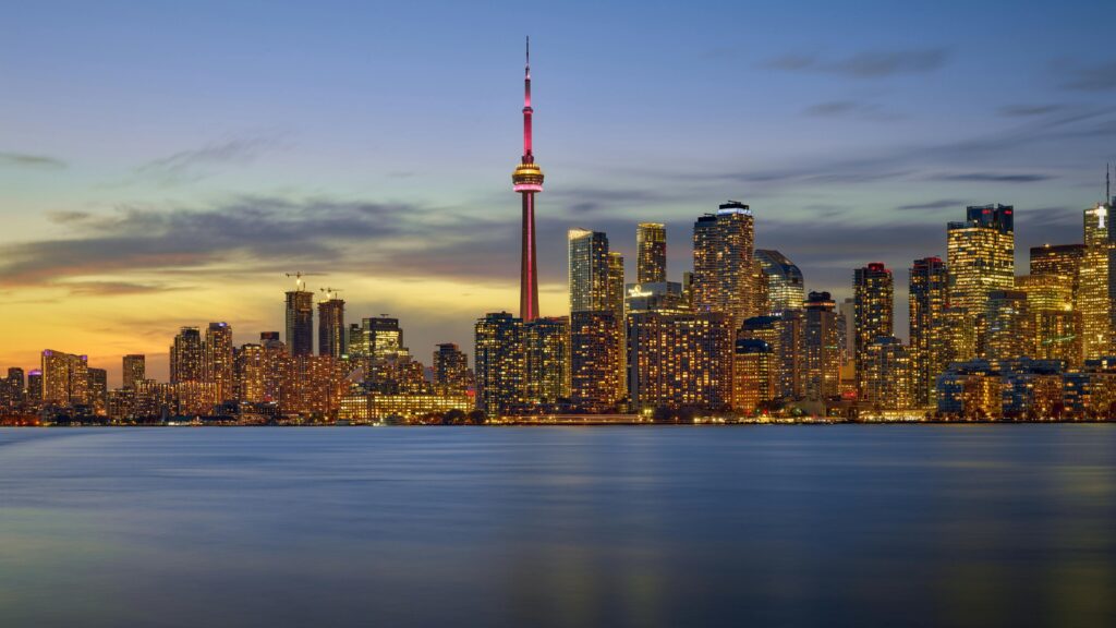 Skyline de Toronto al anochecer